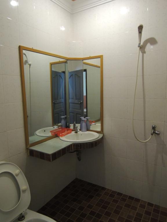 Thy Ny Hotel Battambang Kamer foto
