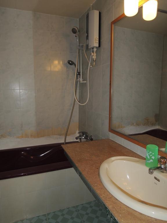 Thy Ny Hotel Battambang Kamer foto
