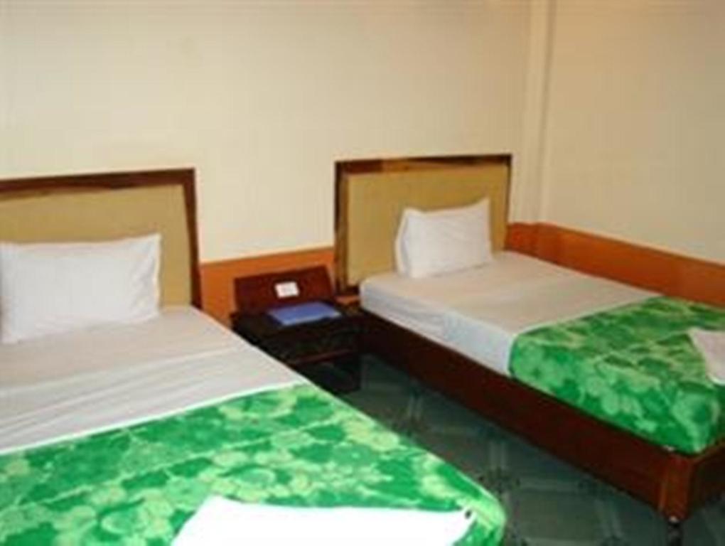 Thy Ny Hotel Battambang Buitenkant foto